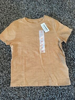 Old Navy Short-Sleeve Tee in Light Tan